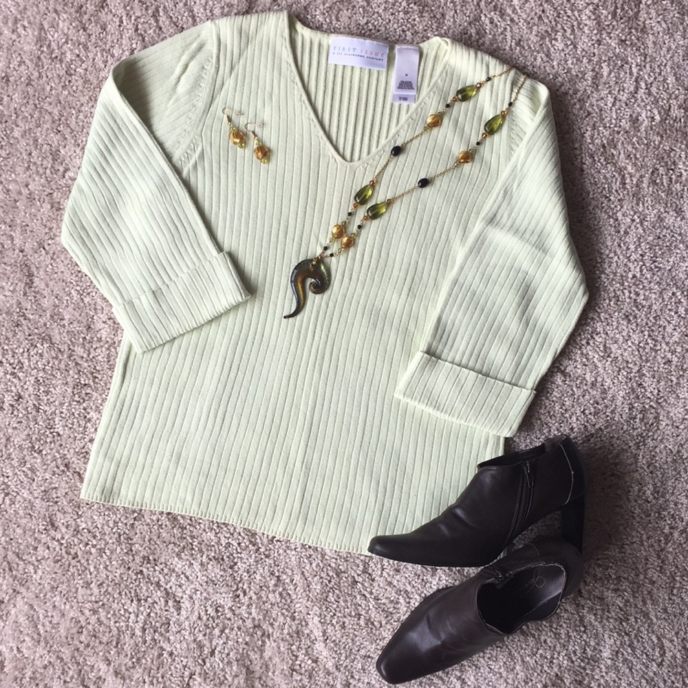 Liz Claiborne | V-Neck Ribbed Sweater